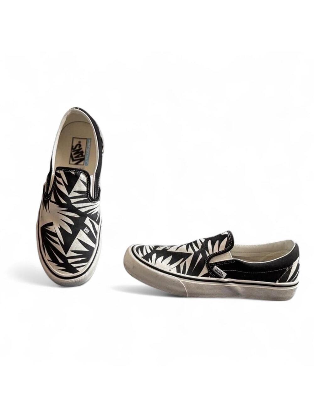 Vans Black & White Graphic Slip-Ons #skateboarding #geometric #graphic